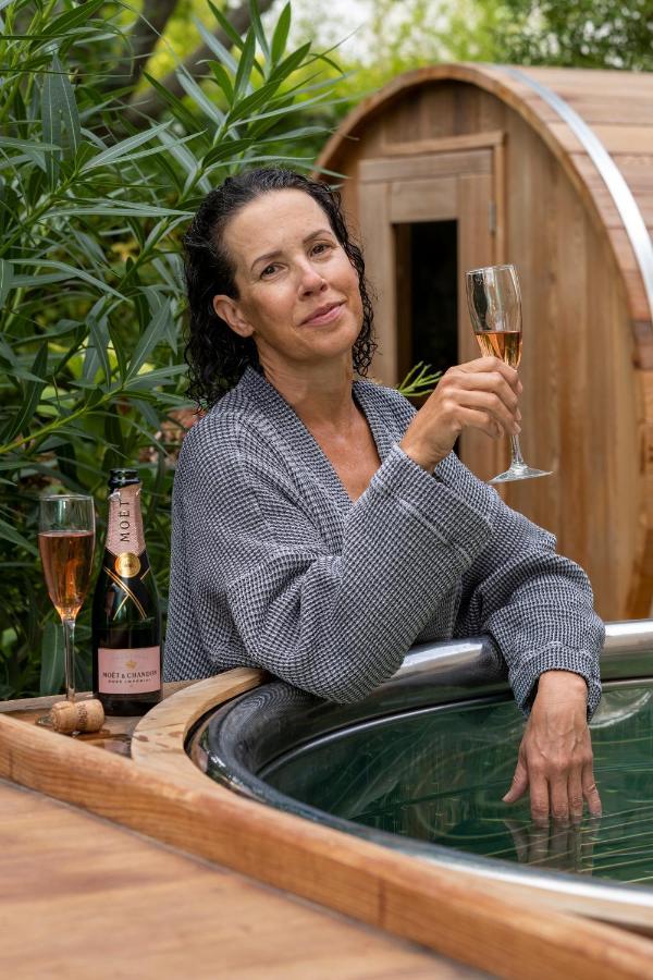Escale Rochelaise, Gite Urbain Avec Spa Bain Nordique Et Sauna Tonneau ラ・ロシェル エクステリア 写真