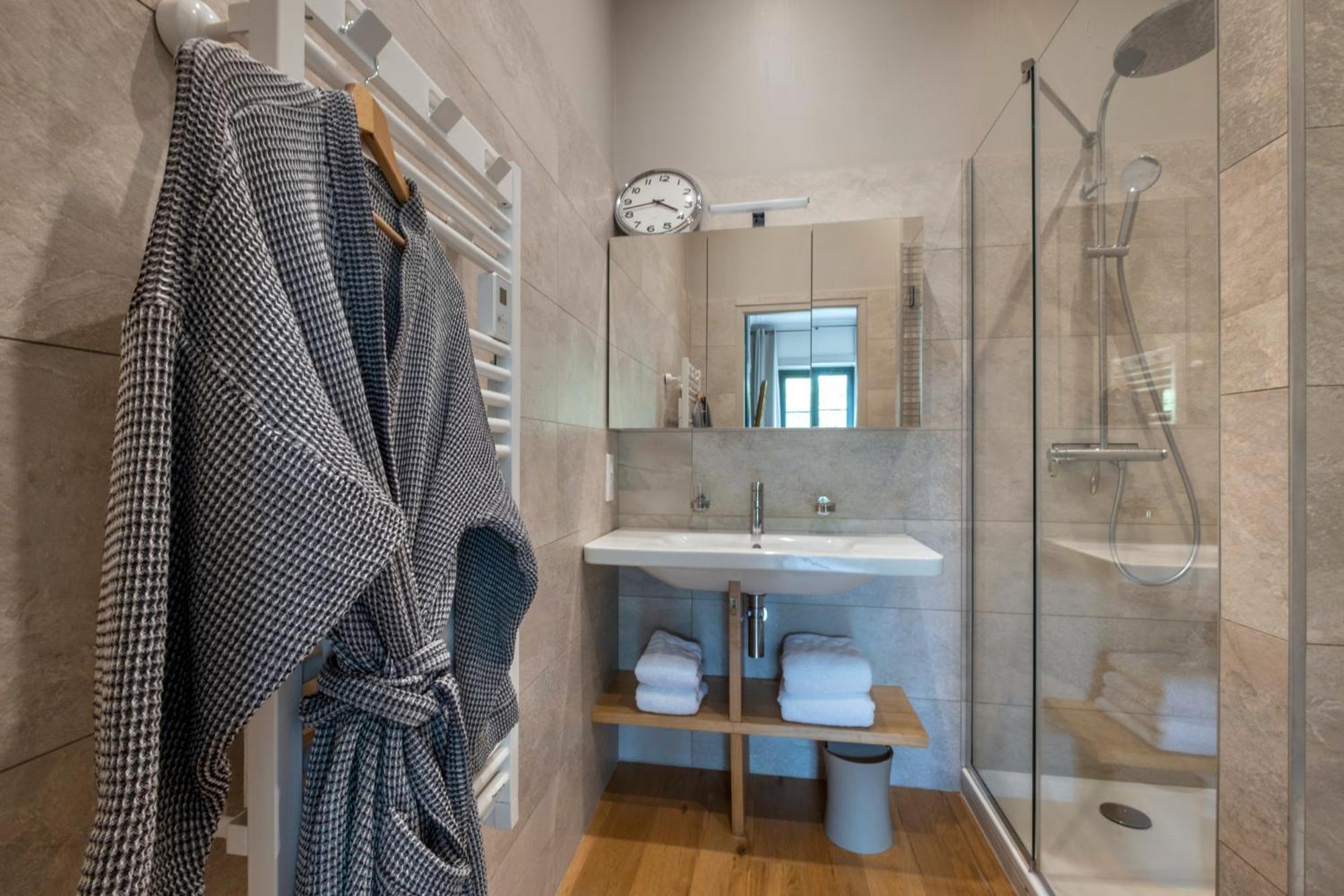 Escale Rochelaise, Gite Urbain Avec Spa Bain Nordique Et Sauna Tonneau ラ・ロシェル エクステリア 写真